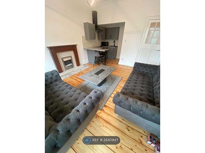 2 Bedroom Flat To Rent In Golfhill Drive, Glasgow, G31