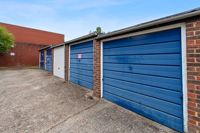 2 Bedroom Flat For Sale In Cheam Road, Sutton, SM1