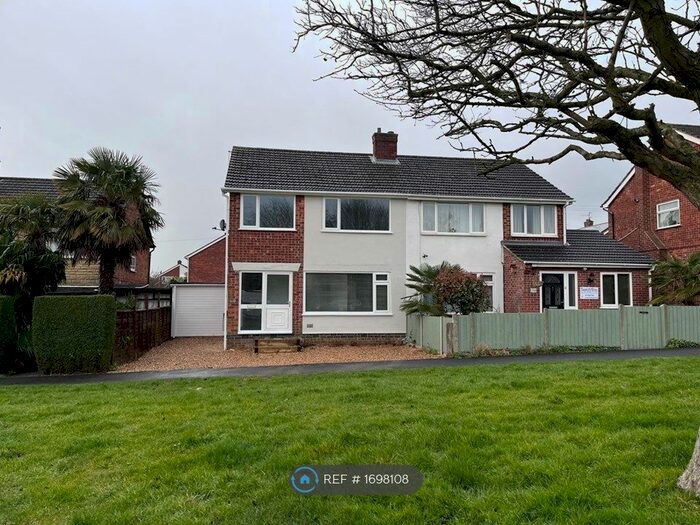 3 Bedroom Semi-Detached House To Rent In Hillside Walk, Yaxley, Peterborough, PE7