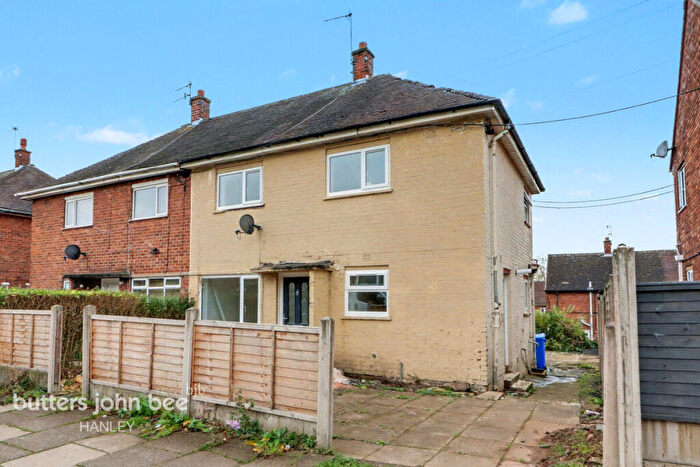 3 Bedroom Semi-Detached House For Sale In Pinfold Avenue, Stoke-On-Trent, ST6