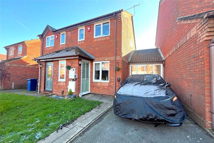 3 Bedroom Semi-Detached House For Sale In Weywood Close, Farnham, Surrey, GU9