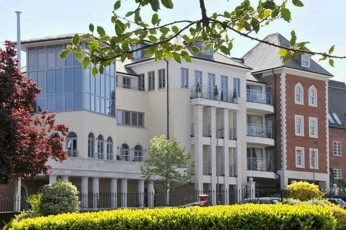 2 Bedroom Flat To Rent In Jewry Street, Winchester, Hampshire, SO23