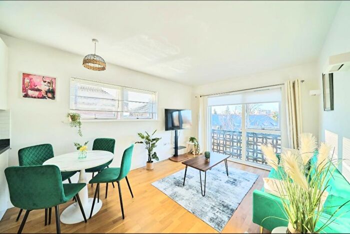 1 Bedroom Flat For Sale In Western Road, Southall, UB2
