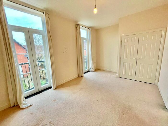 3 Bedroom Terraced House For Sale In Mosquito Way, Hatfield, AL10