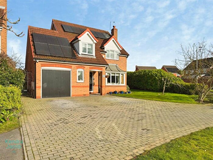 4 Bedroom Detached House For Sale In Oakwood Mews, Worksop, S80