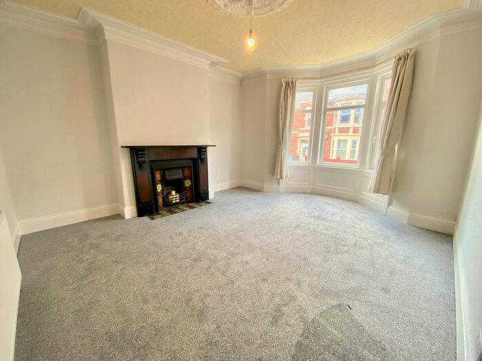2 Bedroom Flat To Rent In Rectory Road, Bensham, Gateshead, Tyne &amp; Wear, NE8
