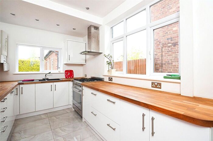 3 Bedroom Detached House To Rent In Wollaton Road, Nottingham, NG8