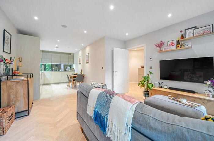 2 Bedroom Flat For Sale In Vicarage Mews, Leeds, LS5