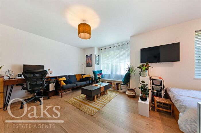 1 Bedroom Apartment For Sale In Doyle Road, South Norwood, SE25