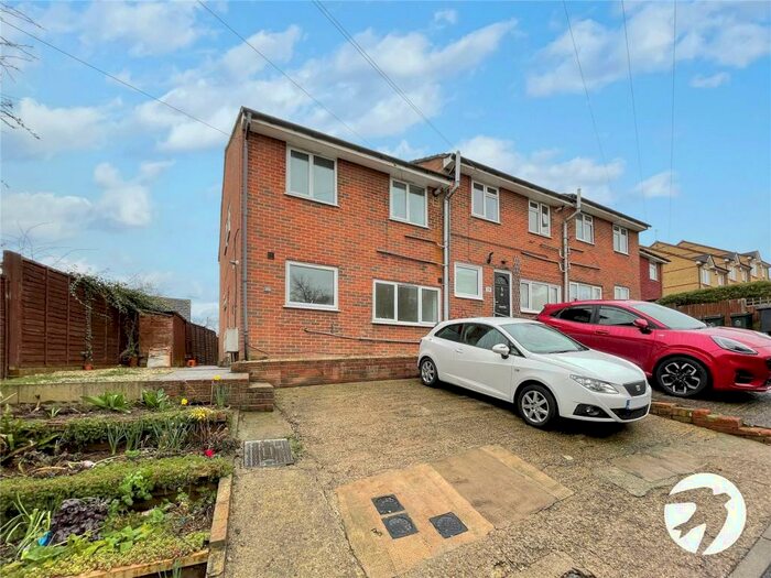 1 Bedroom Flat To Rent In Bevis Close, Dartford, Kent, DA2