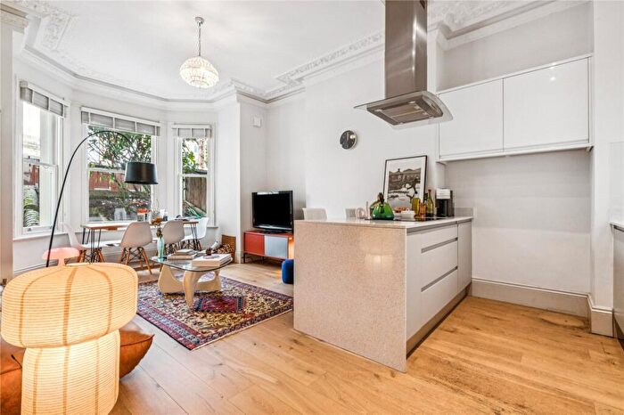 2 Bedroom Apartment For Sale In Nightingale Lane, SW12