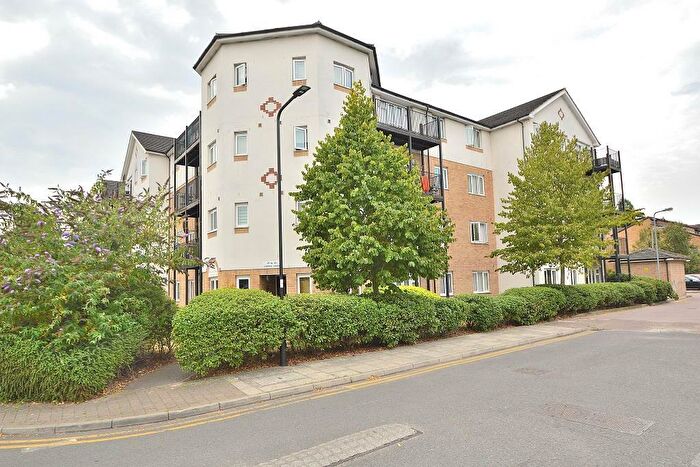 2 Bedroom Flat For Sale In Enstone Road, Enfield, EN3