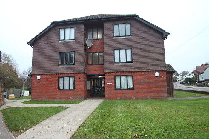 1 Bedroom Flat To Rent In Ladbroke Road, Redhill, RH1