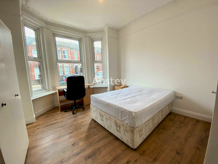 4 Bedroom Flat To Rent In Tennyson Road, Southampton, SO17