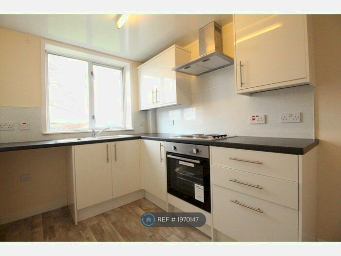 3 Bedroom Flat To Rent In Balunie Avenue, Dundee, DD4