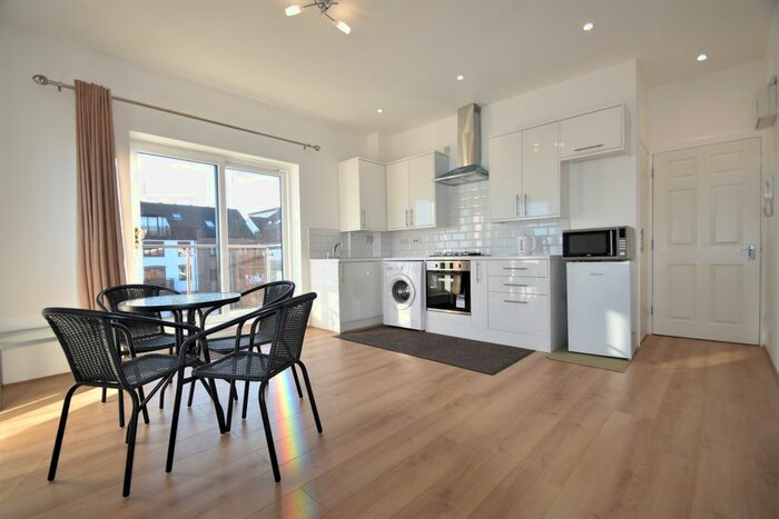 1 Bedroom Flat To Rent In Horse Sands Close, Southsea, PO4