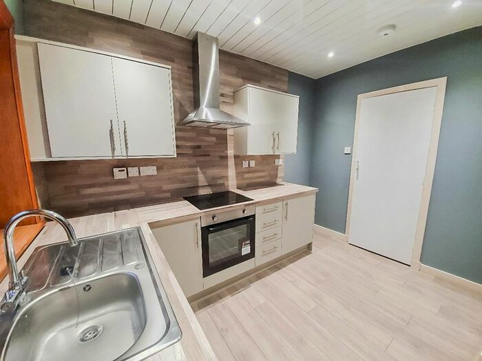 2 Bedroom Flat To Rent In Croft Crescent, Markinch, Glenrothes, KY7