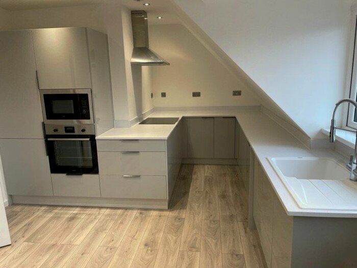 2 Bedroom Flat To Rent In Bradmore Green, Brookmans Park, Hatfield, AL9