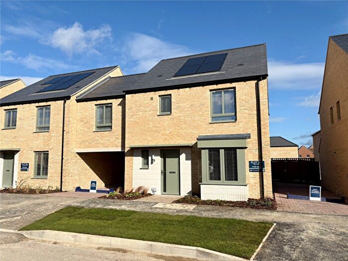 4 Bedroom Link Detached House For Sale In Darwin Green, Cambridge, CB3