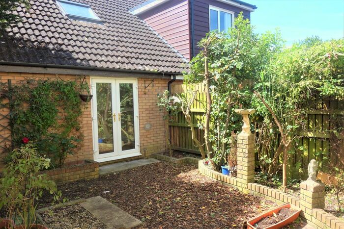 1 Bedroom End Of Terrace House To Rent In Fulmar Close, Penarth CF64