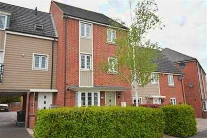 5 Bedroom House To Rent In Marnel Park, RG24