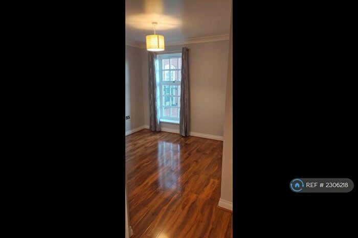 2 Bedroom Flat To Rent In Albany Gardens, Colchester, CO2