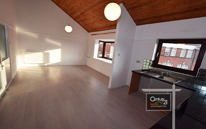 2 Bedroom Maisonette To Rent In |Ref: |, Maddison Street, Southampton, SO14
