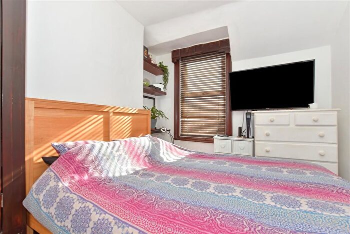 3 Bedroom End Of Terrace House For Sale In Danesmead Terrace, Margate, Kent, CT9