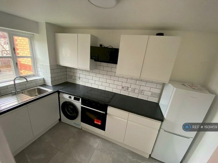 1 Bedroom Flat To Rent In Cricklewood, London, NW2