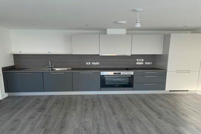 2 Bedroom Flat To Rent In George Street, Ashford, TN23