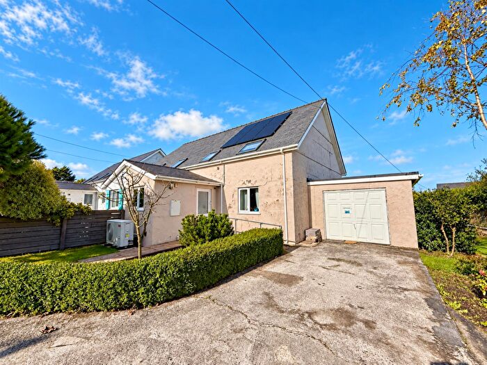 3 Bedroom Semi-Detached House For Sale In Cae Arfryn, Mynytho, LL53