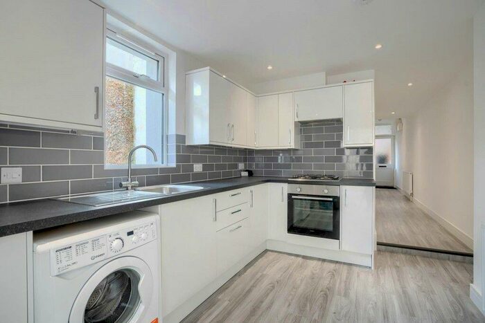 2 Bedroom Flat To Rent In Eastern Road, Brighton, BN2