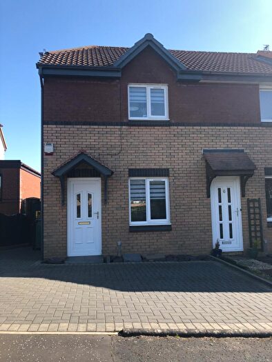 2 Bedroom End Of Terrace House To Rent In Harlow Avenue, Brightons, Falkirk, FK2
