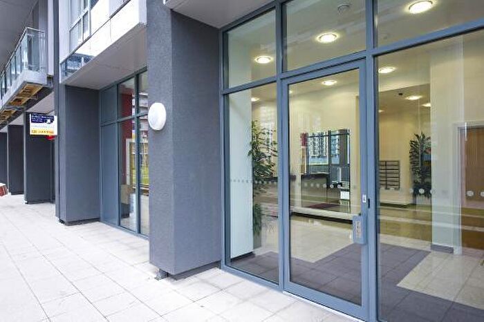 3 Bedroom Apartment To Rent In Indescon Sqaure, South Quay, Canary Wharf, Marsh Wall, London, E14