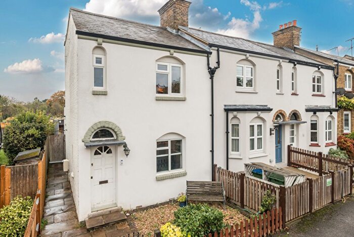 3 Bedroom End Terrace House For Sale In Molyneux Road, Weybridge, KT13