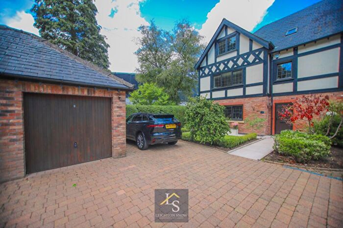 4 Bedroom Semi-Detached House For Sale In Bridge Lane, Bramhall, SK7