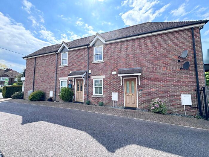 2 Bedroom Maisonette To Rent In Dedmere Road, Marlow, SL7