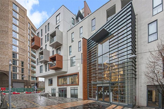 3 Bedroom Flat To Rent In John Donne Way, Greenwich, SE10