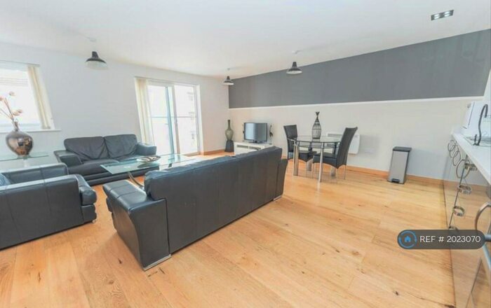 2 Bedroom Flat To Rent In Ship Wharf, Colchester, CO2