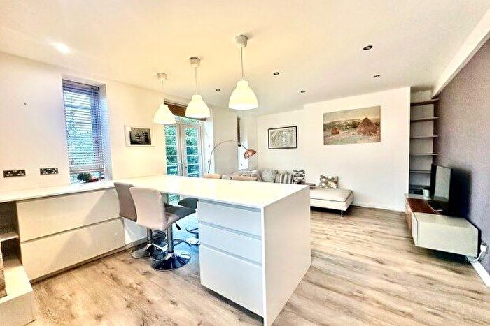 2 Bedroom Flat To Rent In Timbrell Place, London, SE16