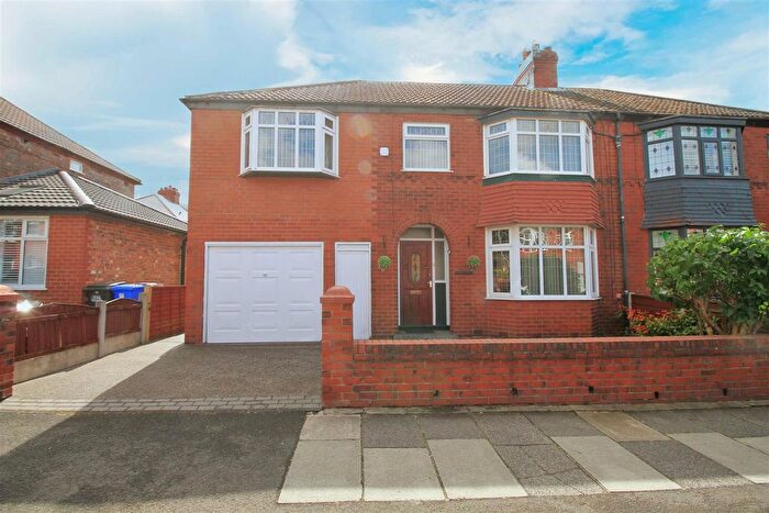 4 Bedroom Semi-Detached House For Sale In Granada Road, Denton, Manchester, M34