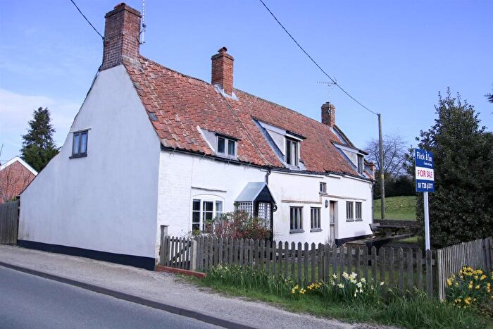 3 Bedroom Detached House For Sale In Reckford Road, Westleton, Saxmundham, IP17