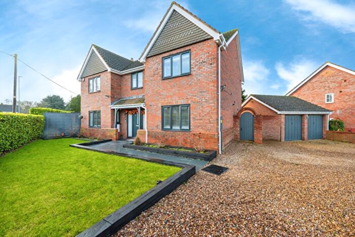 5 Bedroom Detached House For Sale In Owen Way, Higham Ferrers, Rushden, Northamptonshire, NN10