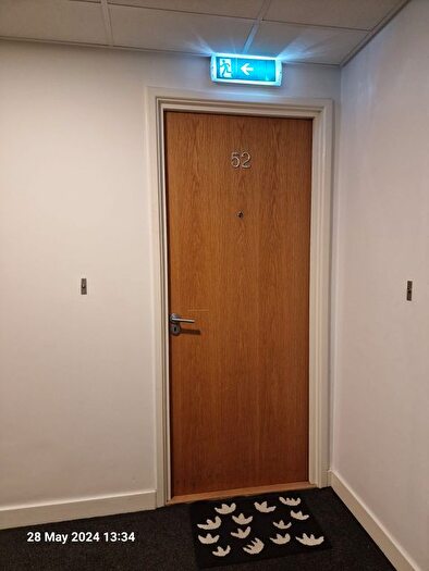 1 Bedroom Flat To Rent In Excelsior, Swansea, SA1