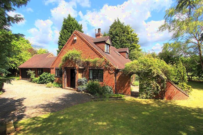 4 Bedroom Detached House To Rent In Fox Road, Shipley, Wolverhampton, WV6