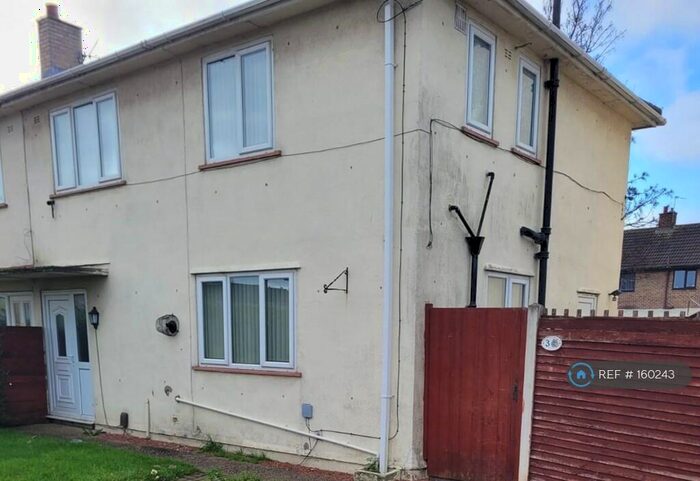 3 Bedroom Semi-Detached House To Rent In Chatsworth Crescent, Scawthorpe, DN5