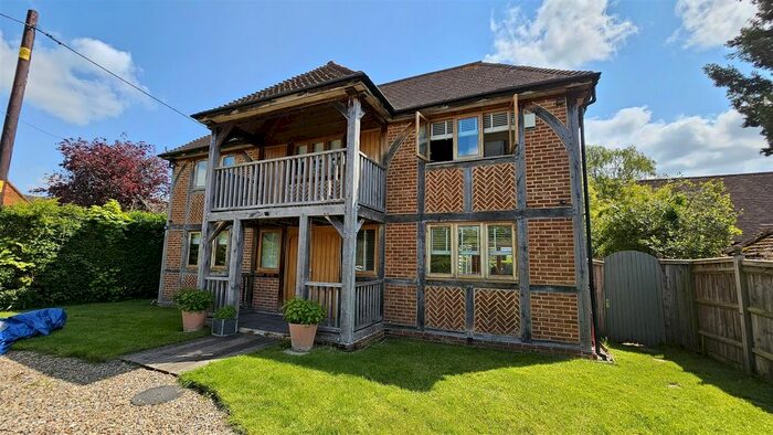 4 Bedroom Property To Rent In Winkfield Street, Maidens Green, Berkshire, SL4