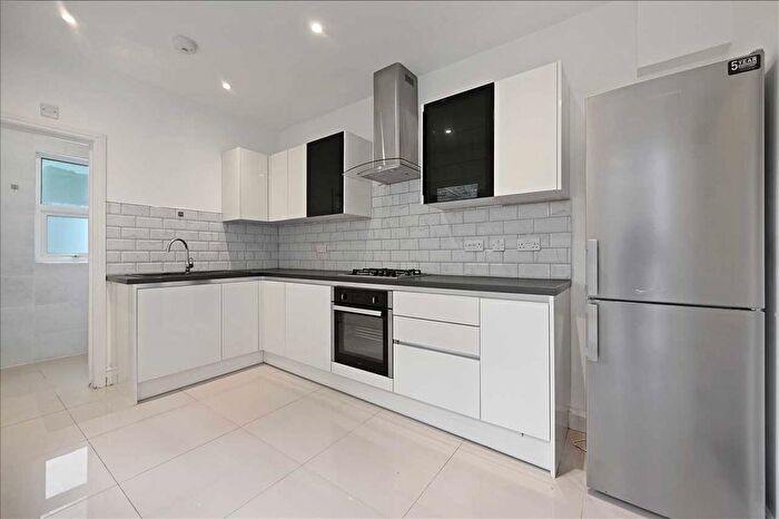 4 Bedroom Terraced House To Rent In Maybury Street, London, SW17