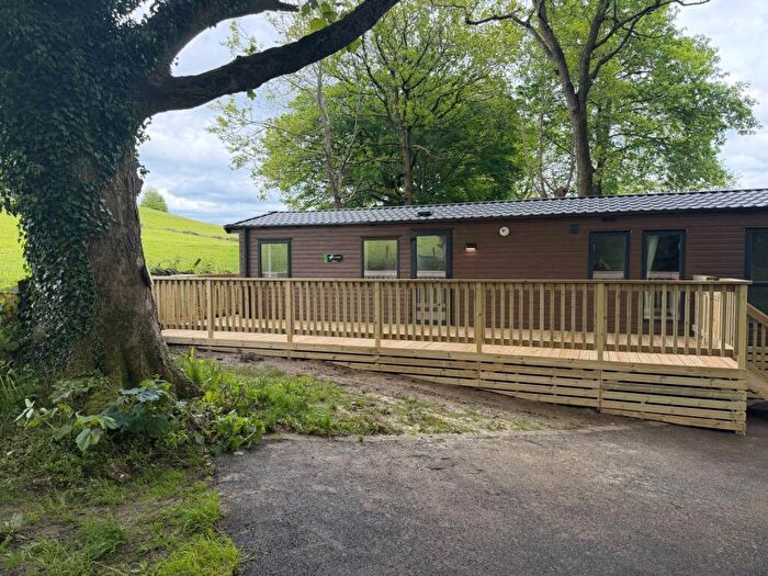 2 Bedroom Caravan For Sale In MIll Lane, Hawksworth, Leeds, LS20