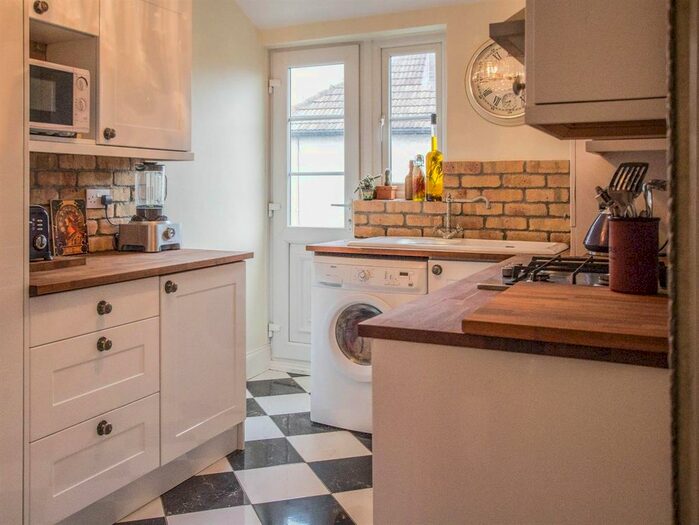 2 Bedroom Flat To Rent In Oakley Court, Churchview Road, Twickenham, TW2